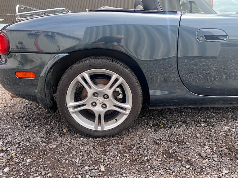 Juego De Muelles Para Pastillas De Freno Traseras De Mazda MX-5 Mk2.5 (1.6 Y 1.8, 1998-2005) - Forma W